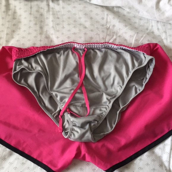 Nike Women’s Running Shorts - Picture 2 of 4